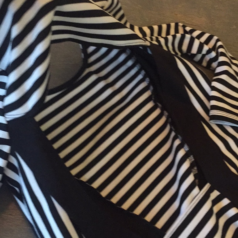 Striped Open Back Dress - Picture 4 of 4